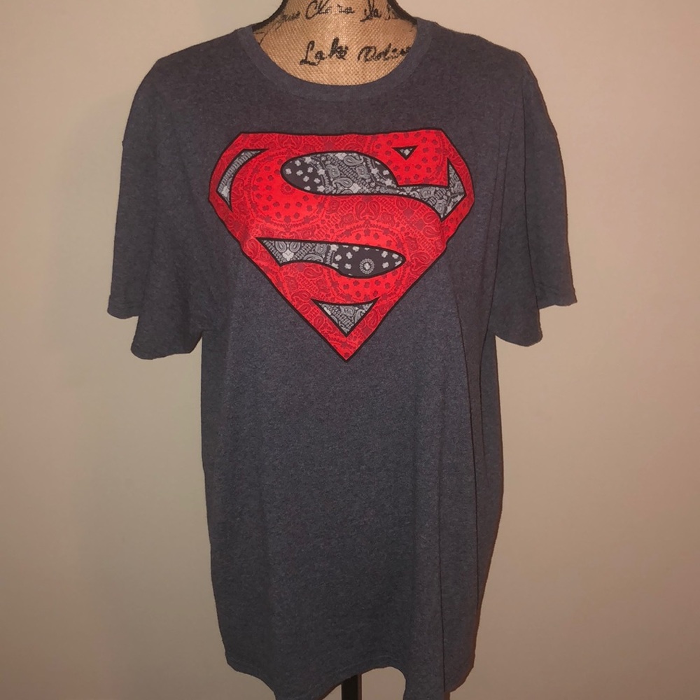 Graphic tee